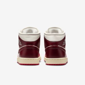 WMNSAIRJORDAN1MID-124.png 123940